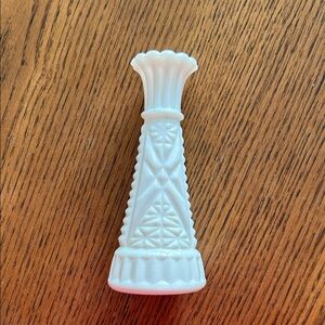 VINTAGE Anchor Hocking MCM Stars & Bars White Milk Glass 6" Retro Bud Vase